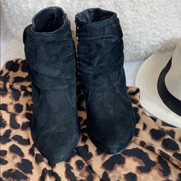 Suede bow ankle booties - Picture 4 of 8